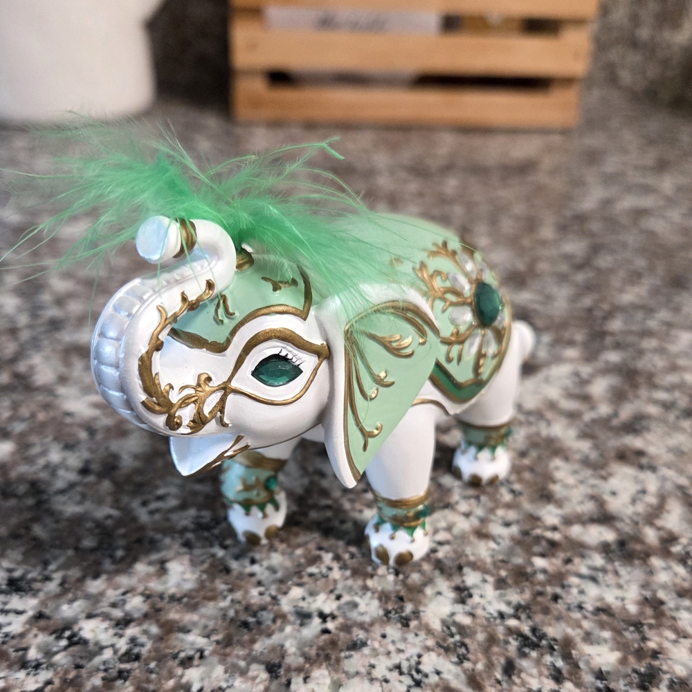 The Hamelton Collection Elephant Figurine Fortunes Smile